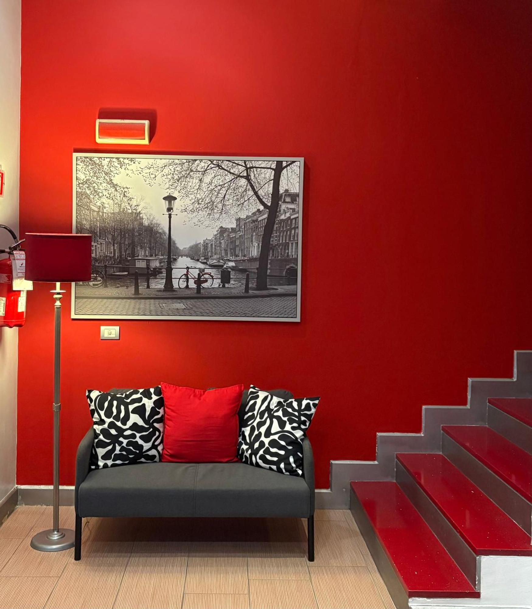 Apartahotel Easy Space 2*