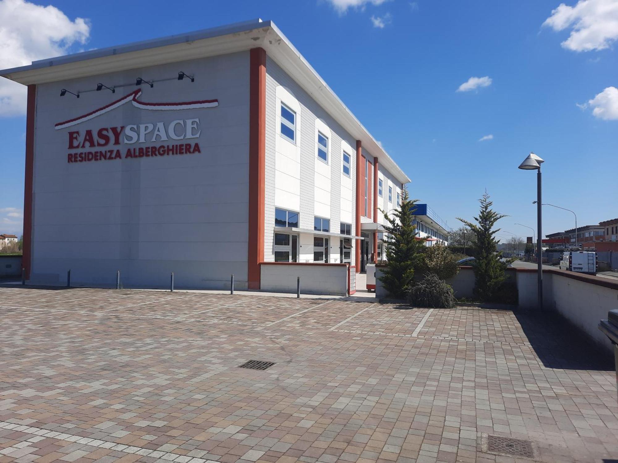 Apartahotel Easy Space 2*