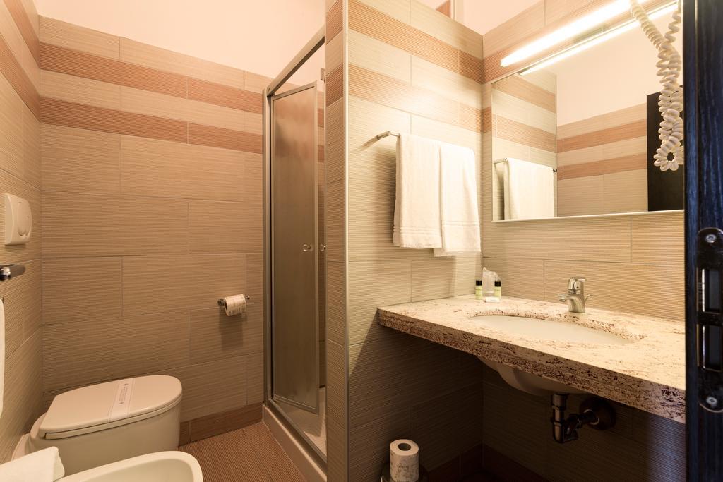 Apartahotel Easy Space 2*